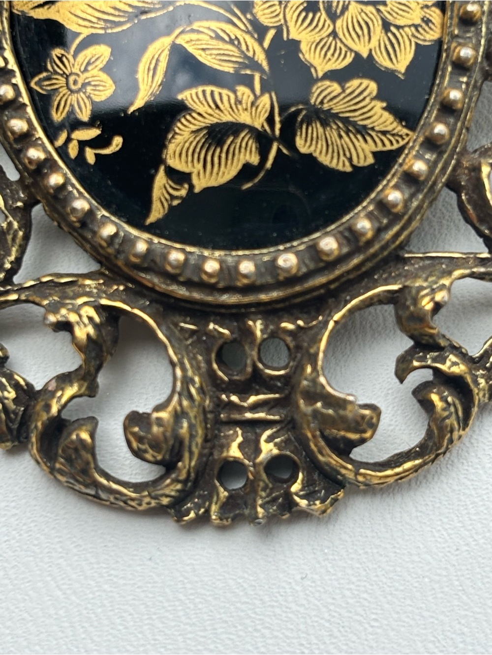 Vintage Van S Authentics Gold Tone Filigree Floral Cameo Statement Brooch 3” - Picture 3 of 12